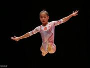 体操世锦赛拜尔斯卫冕平衡木 王妍落木只列第5