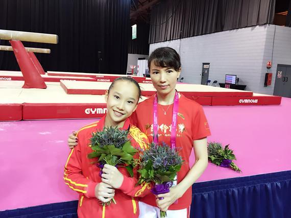 范忆琳和其他三人并列高低杠冠军