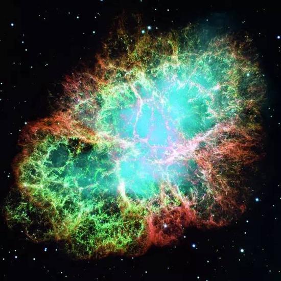 公元1054年,超新星爆发遗留下的蟹状星云,脉冲星位于星云的中心(图片来源:NASA/ESA哈勃太空望远镜拍摄)
