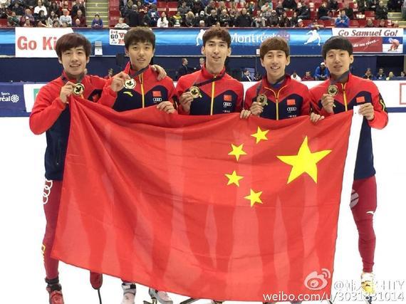中国男队获得男子5000米接力金牌
