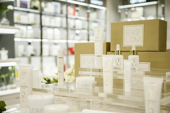 EVE LOM的爱好者们不必再苦苦等待海外代购, 可以在1010 APOTHECARY享受当下的即买即得