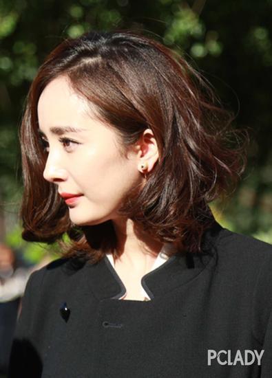 头发发尾微卷