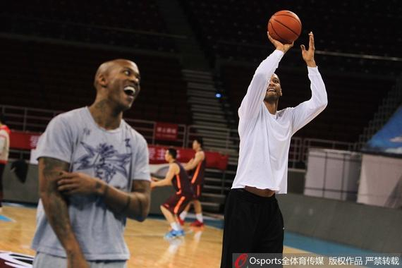 北京首钢外援马布里、莫里斯