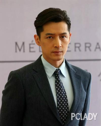 男士在洁面后,一定要做好控油保湿