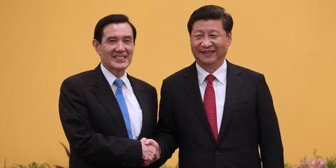 习近平马英九历史性会面并握手