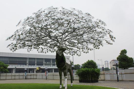 艺术共和《琼花鹿》不锈钢