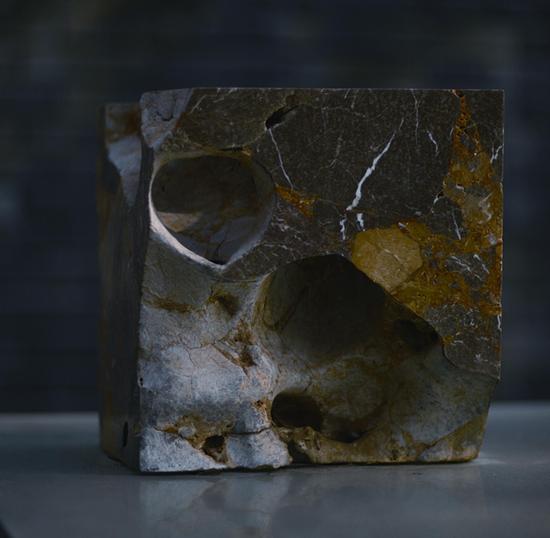 王永刚 时间转角 45x45x45cm 太湖石 2009