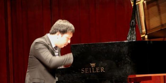 日本钢琴家二见勇气青海演绎久石让系列作品