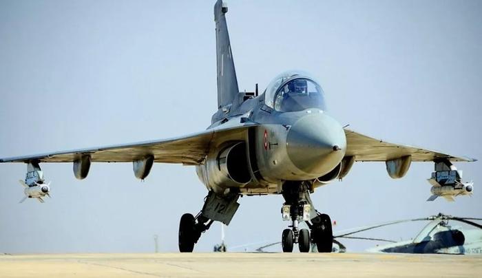 印度又一架米格29坠毁，今年已损17架战机，但国产LCA零坠机