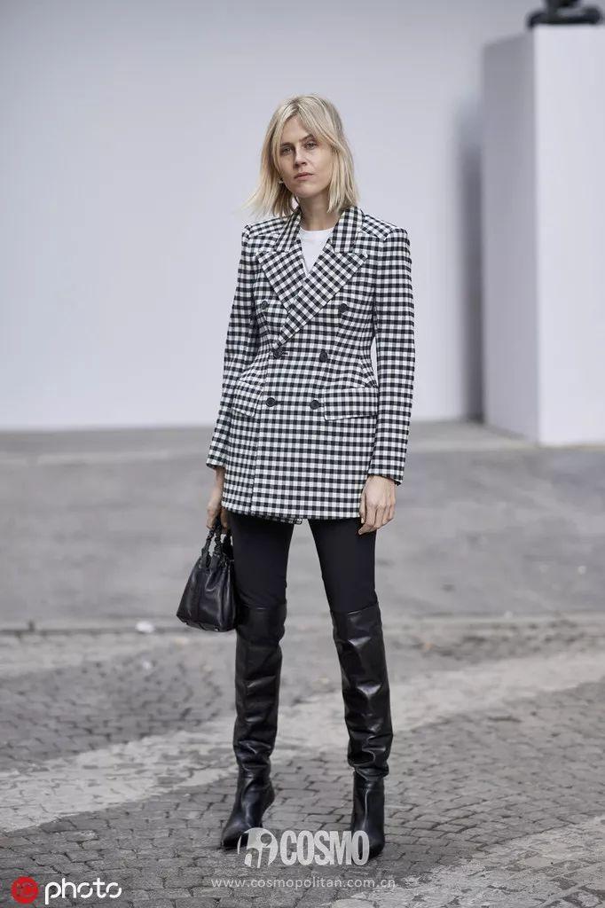 Linda Tol西装:Balenciaga