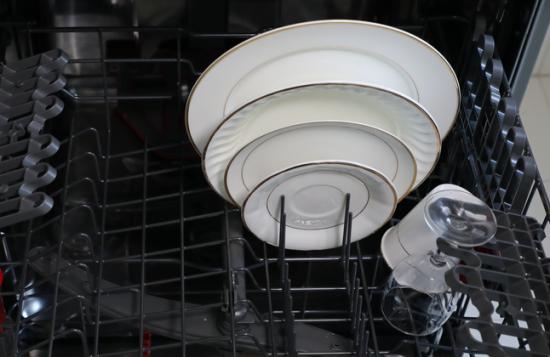 标准餐具摆放