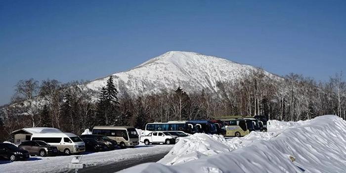 悼雪乡和亚布力:非典型旅游小镇之死