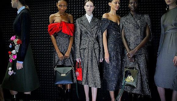 Prada 2020春夏系列 图片来源:纽约时报