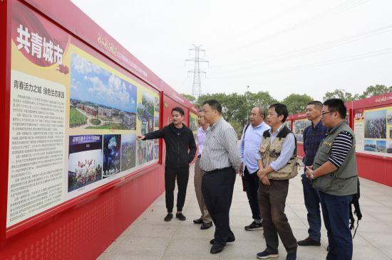 九江市“庆祝中华人民共和国成立70周年大型摄影展”在共青城反响强烈