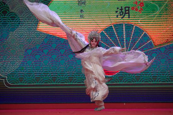 《九州百戏》年度大型演出“盛世华章——全国戏曲经典名段演唱会”成功举办