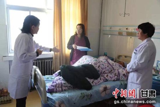 全国妇联妇女发展部在甘肃漳县开展"两癌"防治宣教健康义诊