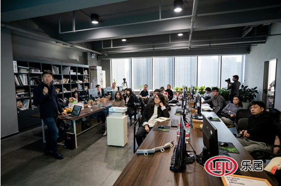 ���Ŀ��Coolfree����������ý DESIGN DROP AROUND��һ��