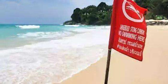 2名中国游客泰国普吉海滩溺水 1人被救另1人溺亡