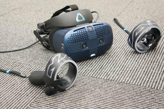 HTC Vive Cosmos体验：穿梭于虚拟和现实之间
