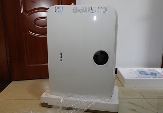 博世Tronic 7500i电热水器外观