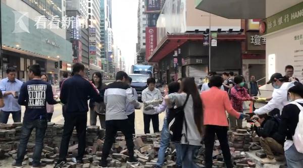 视频｜今天早上，香港街头的这一幕让人热泪盈眶！