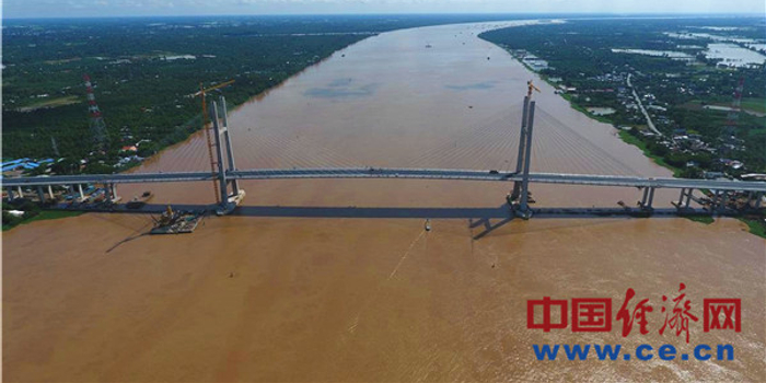 中企承建越南跨湄公河大桥通车