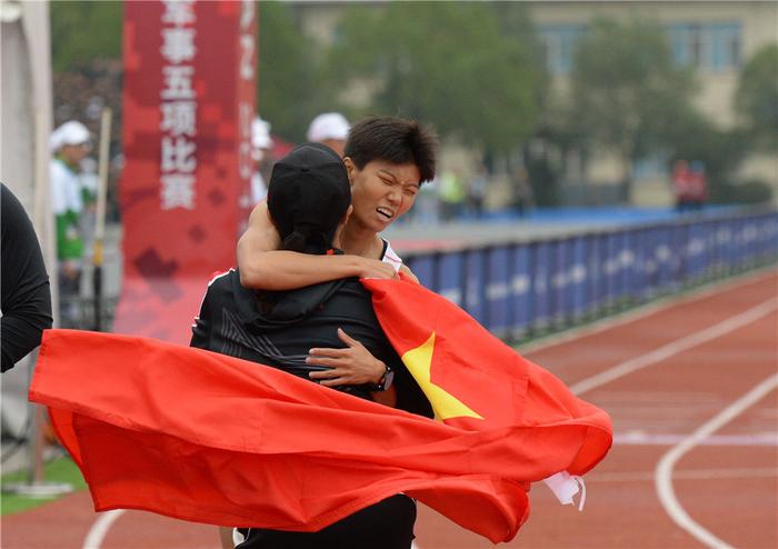 包揽四金！祝贺，中国队！