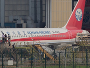 追问川航客机风挡玻璃爆裂原因：维修公司称没修过