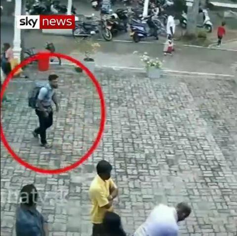 斯里兰卡教堂监控视频曝光 嫌疑人作案前一反常动作被拍下