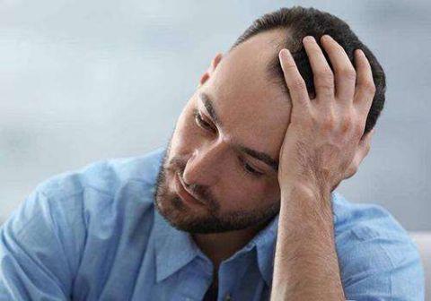 偏头痛来袭时像个废人，它的诱发因素有哪些？