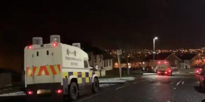 北爱尔兰发生准军事组织式袭击事件 两名男子