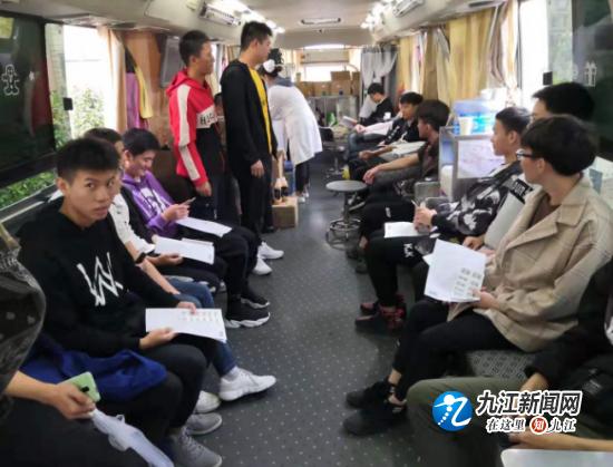 九江职业技术学院大学生为产妇应急献血4万毫升