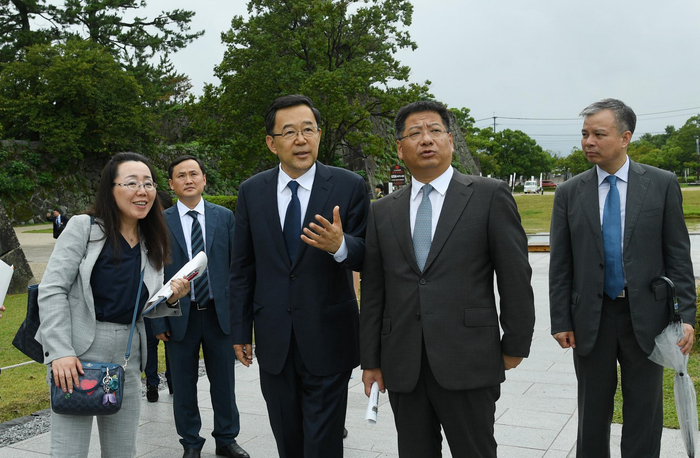 4-----DPC_3259-----在佐贺县考察文化保护和农业科研推广等情况。.jpg