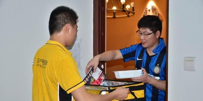 苏宁618一小时战报:同比增长152% 送出超6万