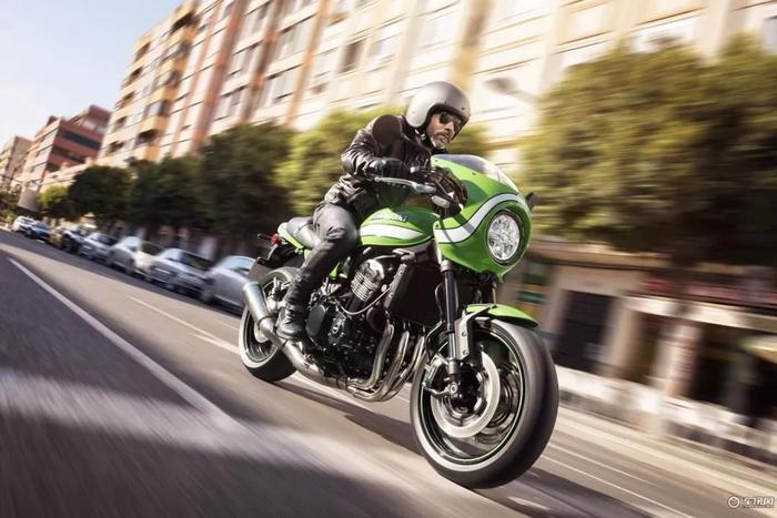 咖啡-YAMAHA R1M Café Racer by