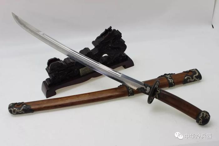 中国传统冷兵器中，刀枪剑戟，你更喜欢谁？