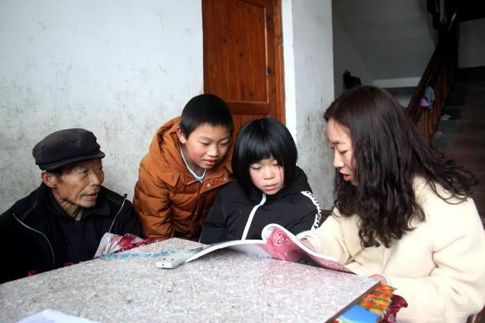课外培训“烧钱链”：北京家长年烧10万元，地级市一年5000元，农村孩子无班可报