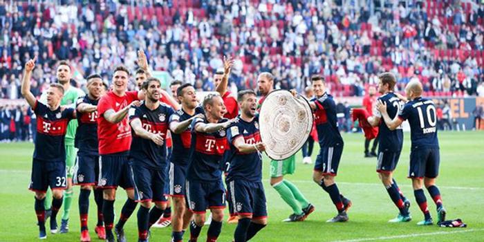拜仁豪取德甲六连冠,73岁的海因克斯诠释足坛