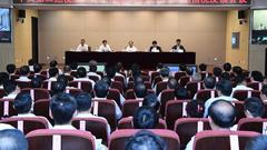 中国邮政：顶风违反八项规定 特权思想较严重