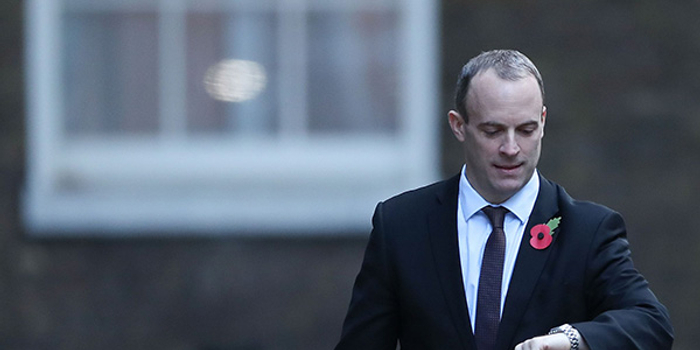 脱欧协议引发内阁辞职潮,英国萧墙之祸威胁脱