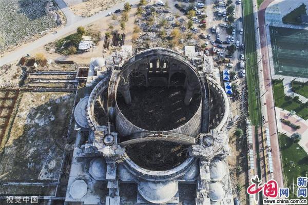 土耳其一在建清真寺突然倒塌 一名工程师被困