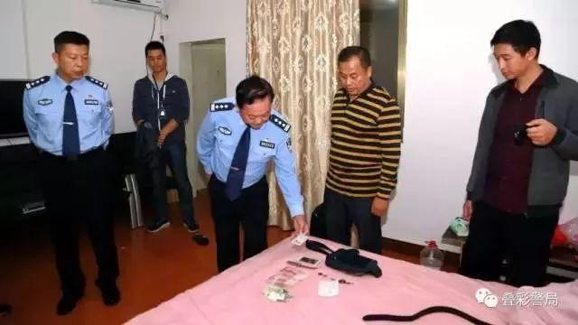 广西一男子酒后持刀欲强暴女服务员 ，监控拍下愤怒一幕