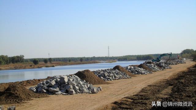 走进锦州滨河路五期施工现场！道路直通大海！设有骑行驿站