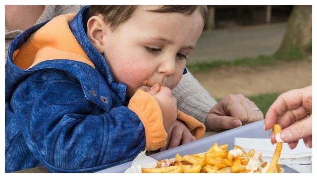 孩子不听教？打骂还是放纵？都错！做好2件事轻松教出优秀的孩子