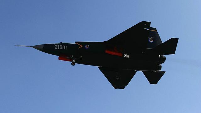 ▲中国迫切需要一种和F35类似的先进五代机来竞争下一轮武器采购热潮