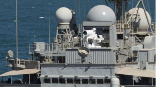 激光武器系统的在“庞塞”号上的安装位置清晰可见