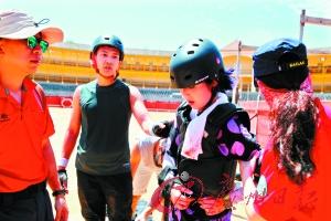 丁子高安慰杨千嬅