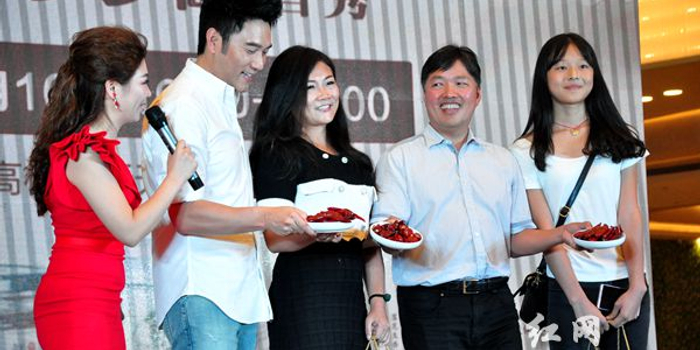 牵手步步高 林依轮辣椒酱品牌饭爷加速布局线