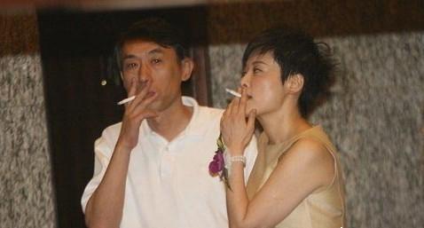 原来陈乔恩也抽烟，忽然想到怀孕的baby戒烟了吗？