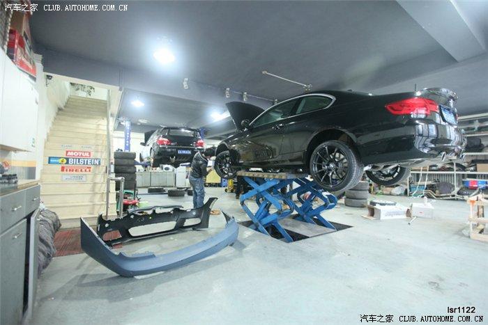 新人新车 E92 335 改装作业  版主求射精啊！！